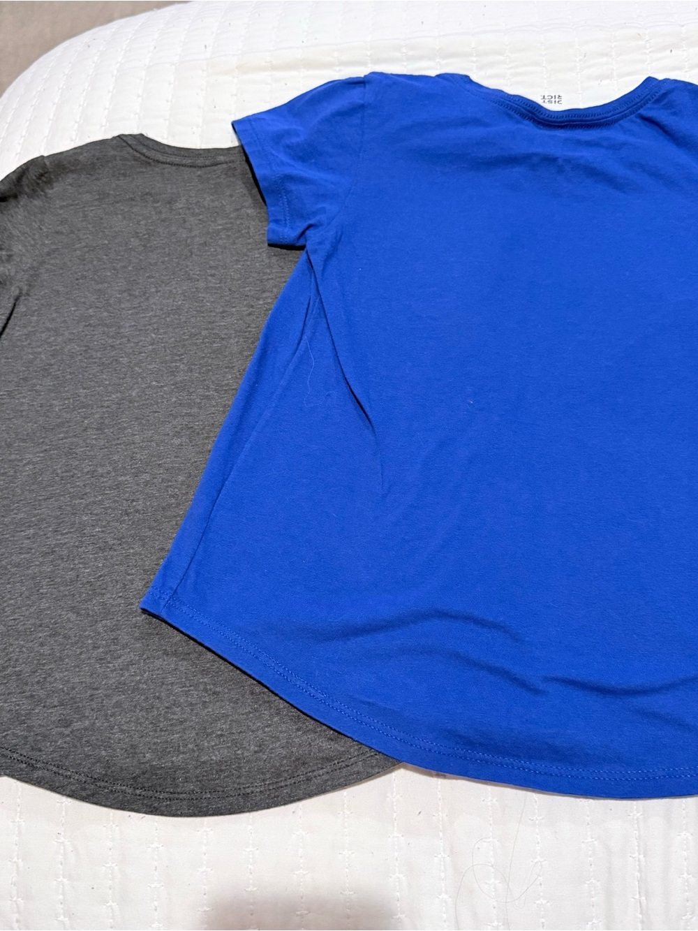 K-Pop Bundle Girls Graphic Tees- Charcoal Gray and Blue Size Small (6-7) - Picture 5 of 8